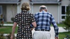 Старость не в радость: как волонтёры помогают одиноким старикам?